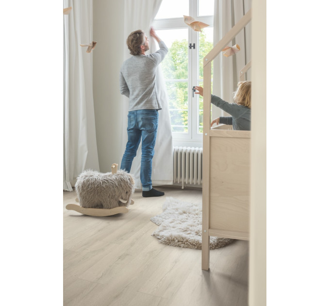 Ламінат Quick-Step Classic CLM5790 Дуб яскравий сірий
