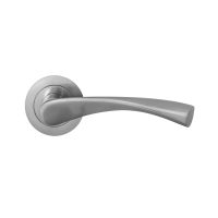 РУЧКА ДЛЯ ДВЕРЕЙ НА РОЗЕТКЕ KORONA A-1205 MC