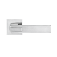 РУЧКА ДЛЯ ДВЕРЕЙ НА РОЗЕТЦІ QOOB SLIM Z-1320/E20 MC